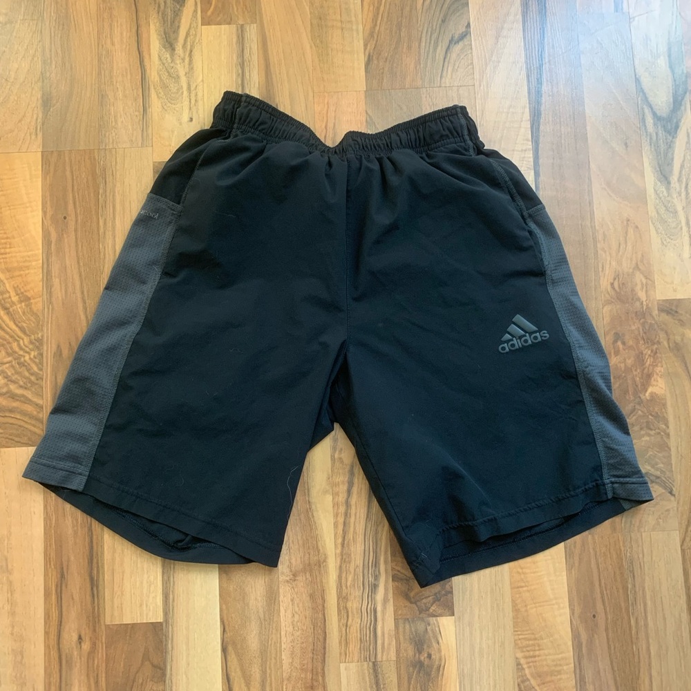 Adidas Shorts - M